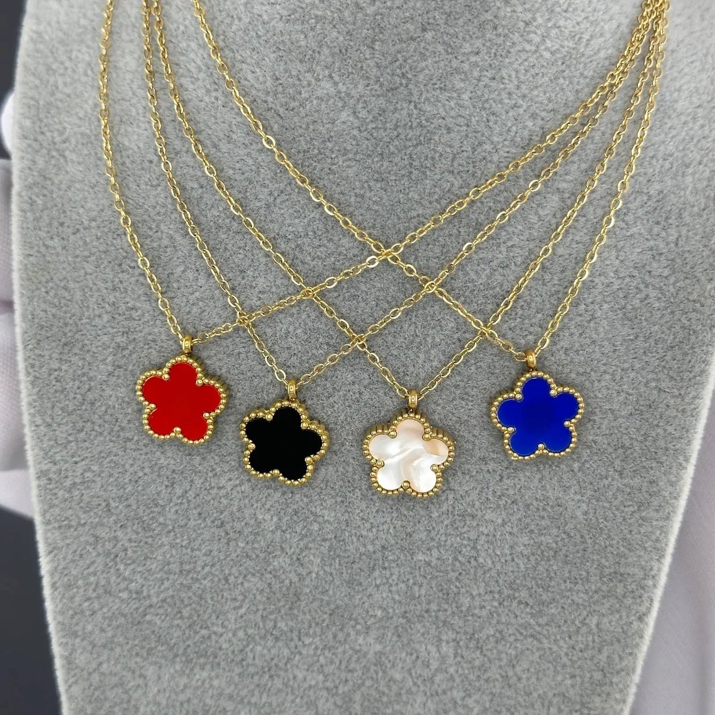 18K gold plated Stainless steel Flower necklace TrendyGold