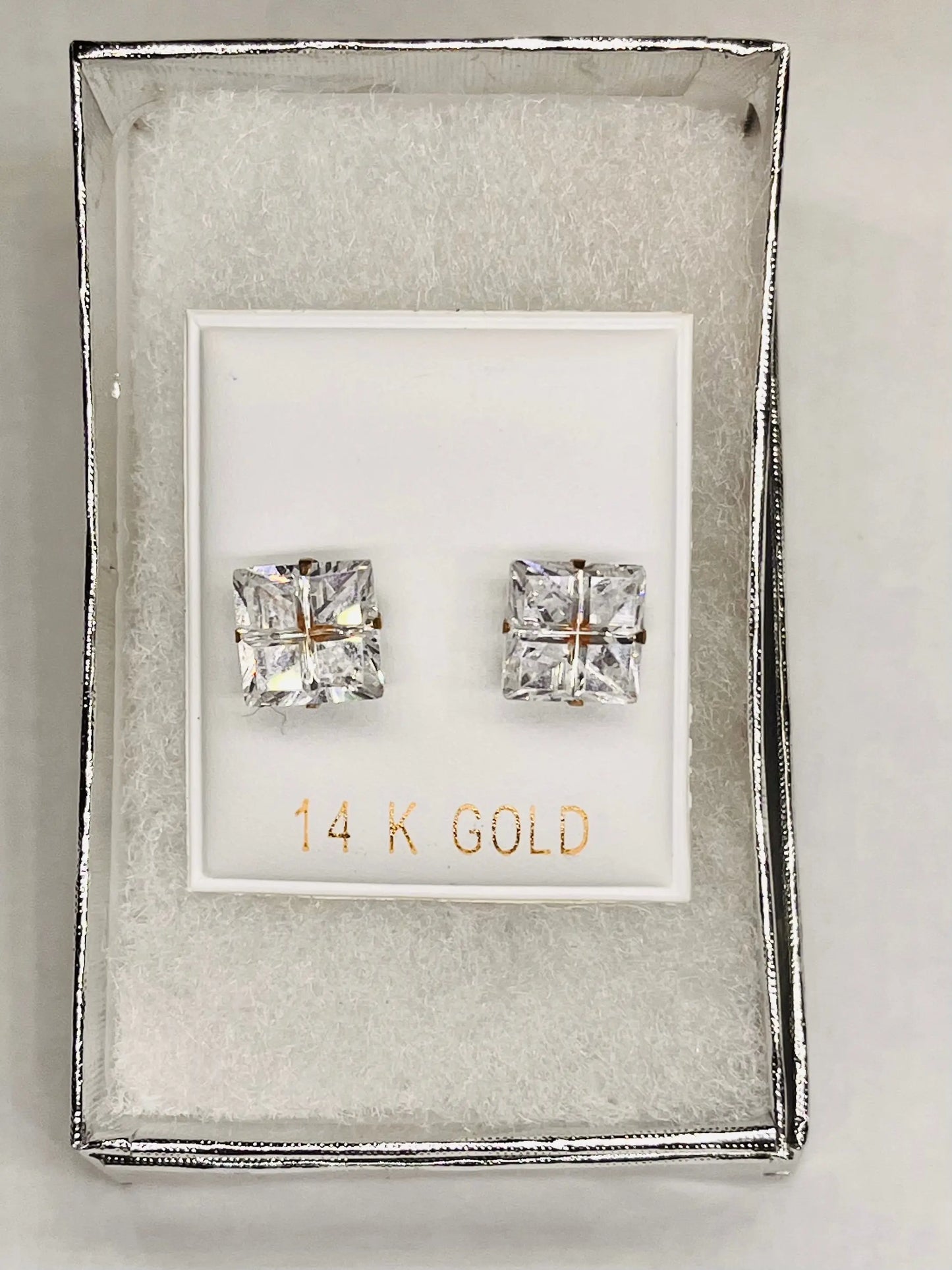 14K Gold Earrings Square / Pantallas en Oro 14KT TrendyGold