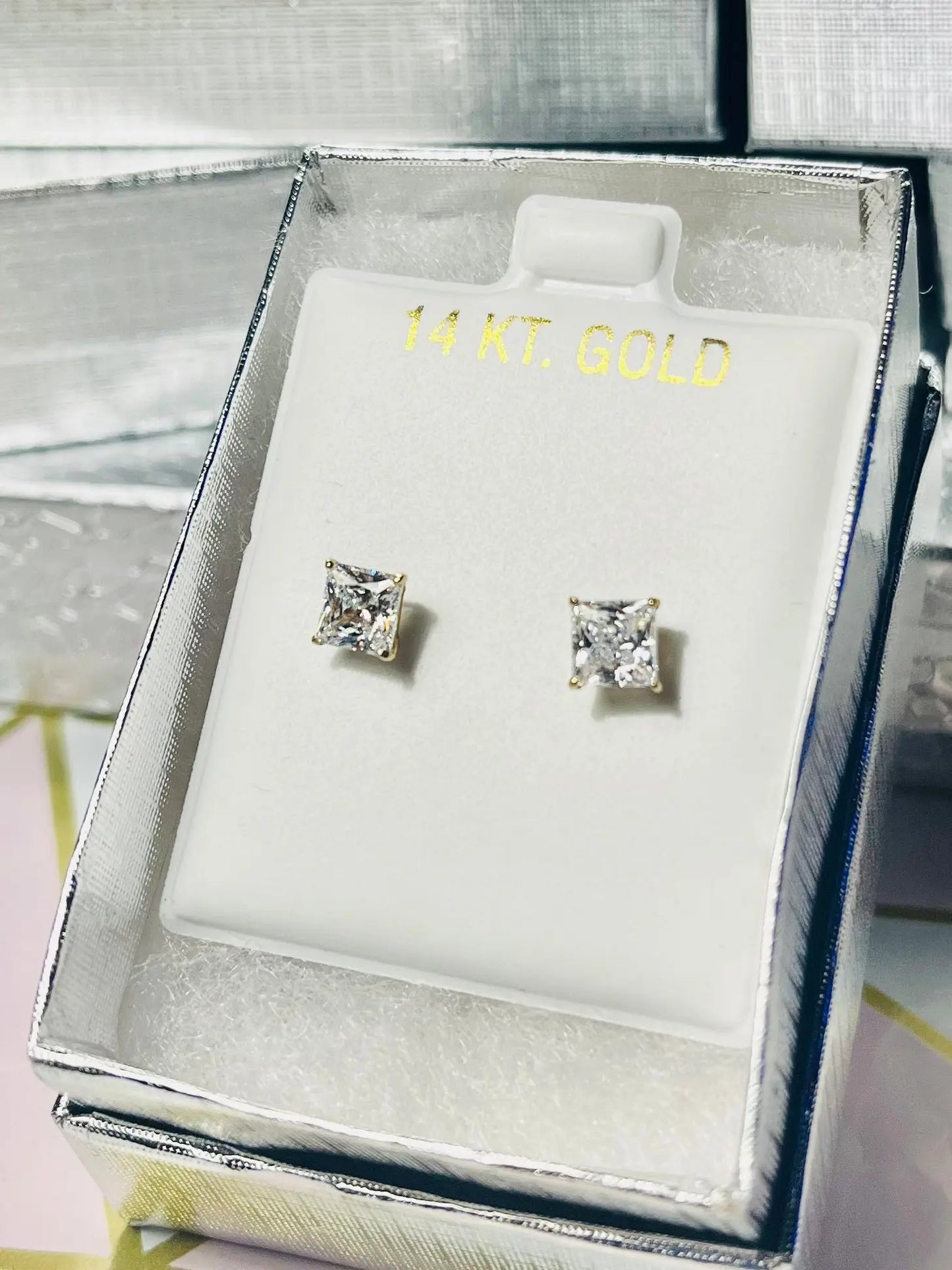 14KT Gold square Earrings / Pantallas cuadradas en Oro 14kt TrendyGold