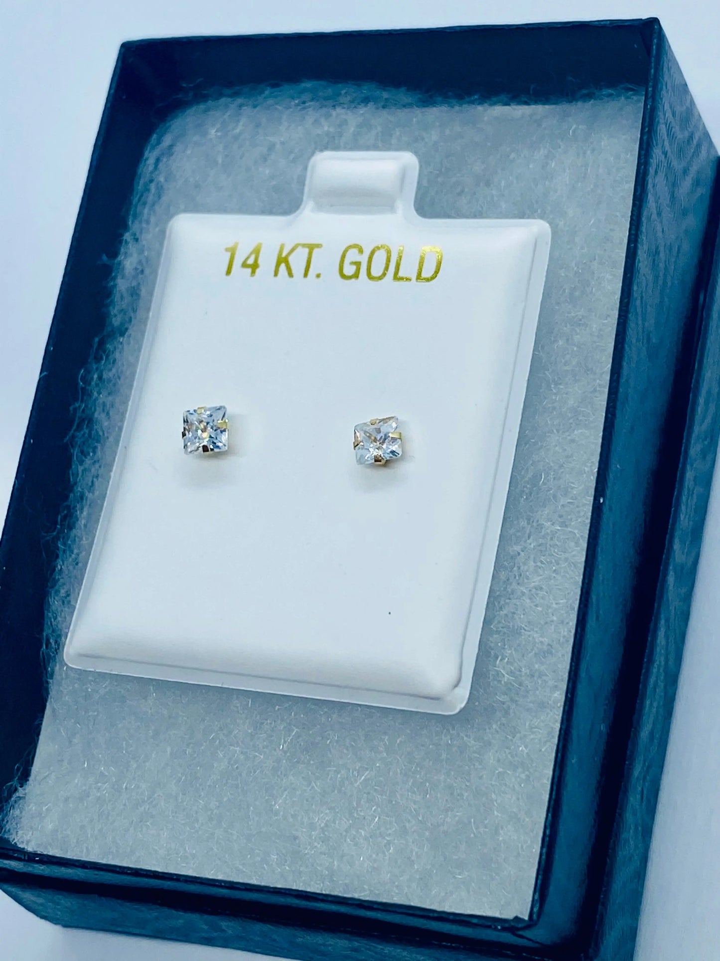 14KT Gold Square Earrings TrendyGold