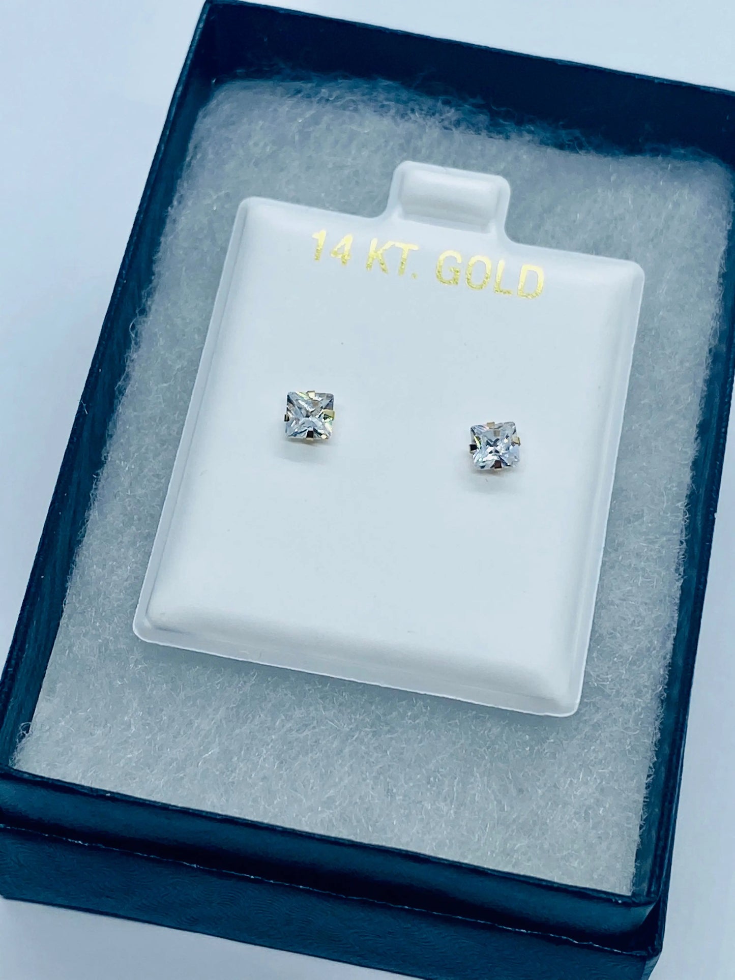 14KT Gold Square Earrings TrendyGold